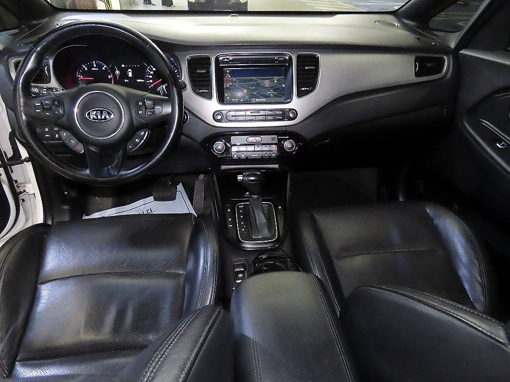 KIA Carens - Vista 10