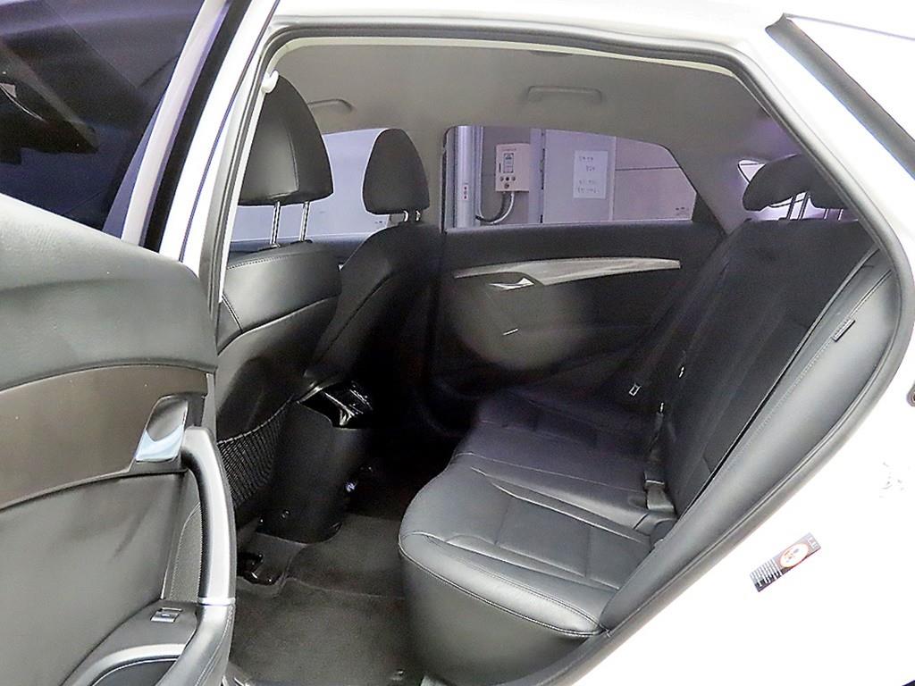 HYUNDAI i40 - Vista 6