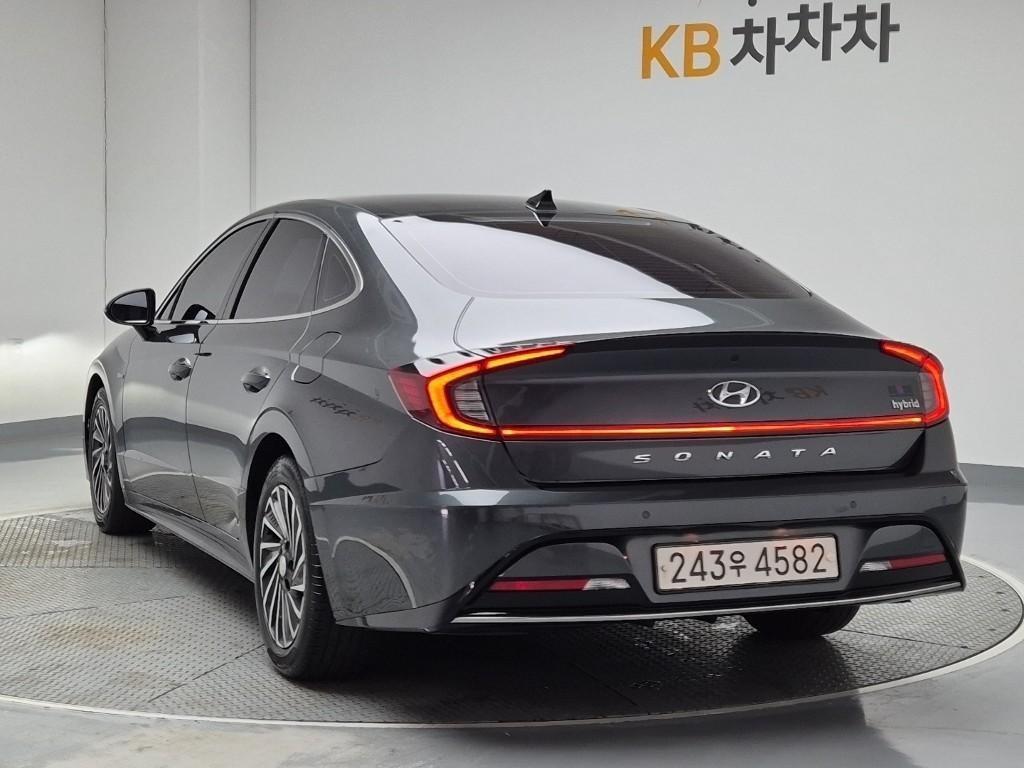 HYUNDAI Sonata - Vista 2
