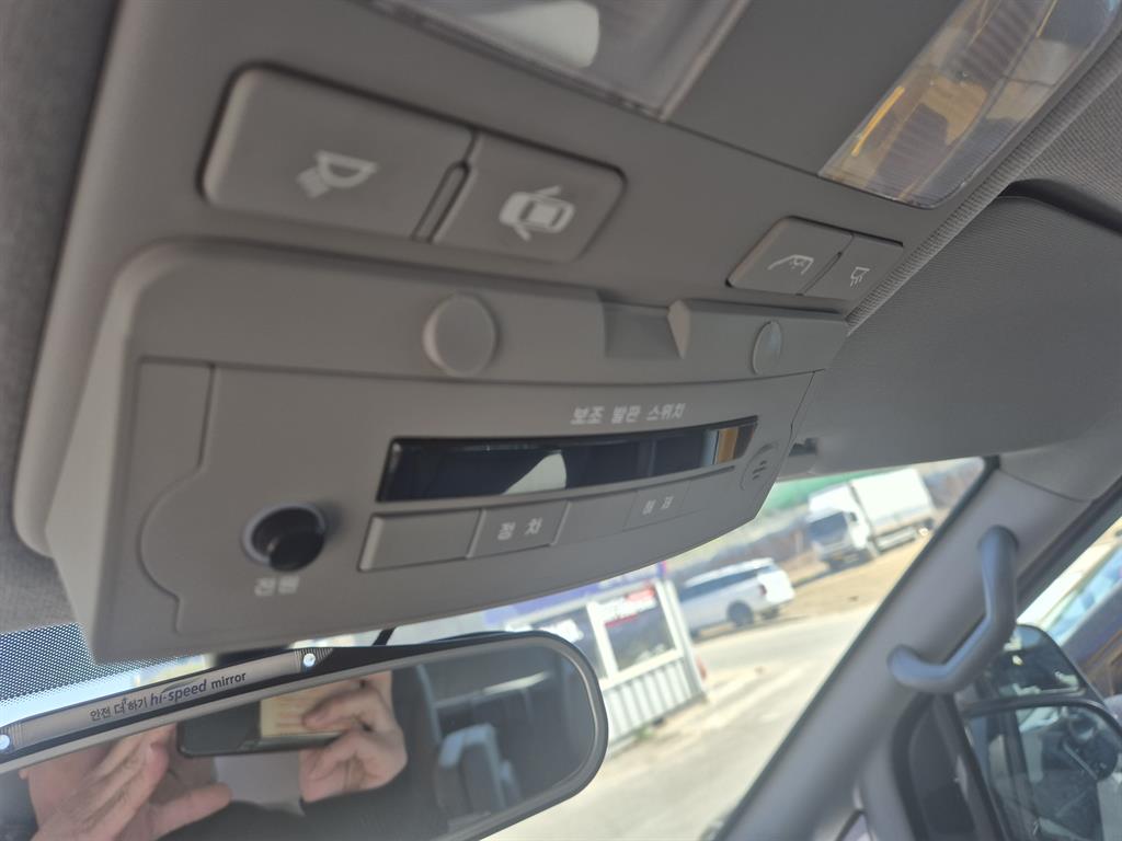 HYUNDAI Starex 2020 Amarillo - Importación desde Corea - HF Imports Iquique - Foto 16