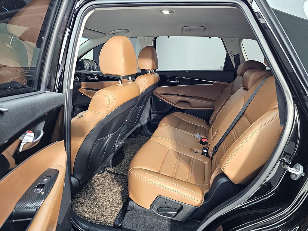 KIA Sorento - Vista 9