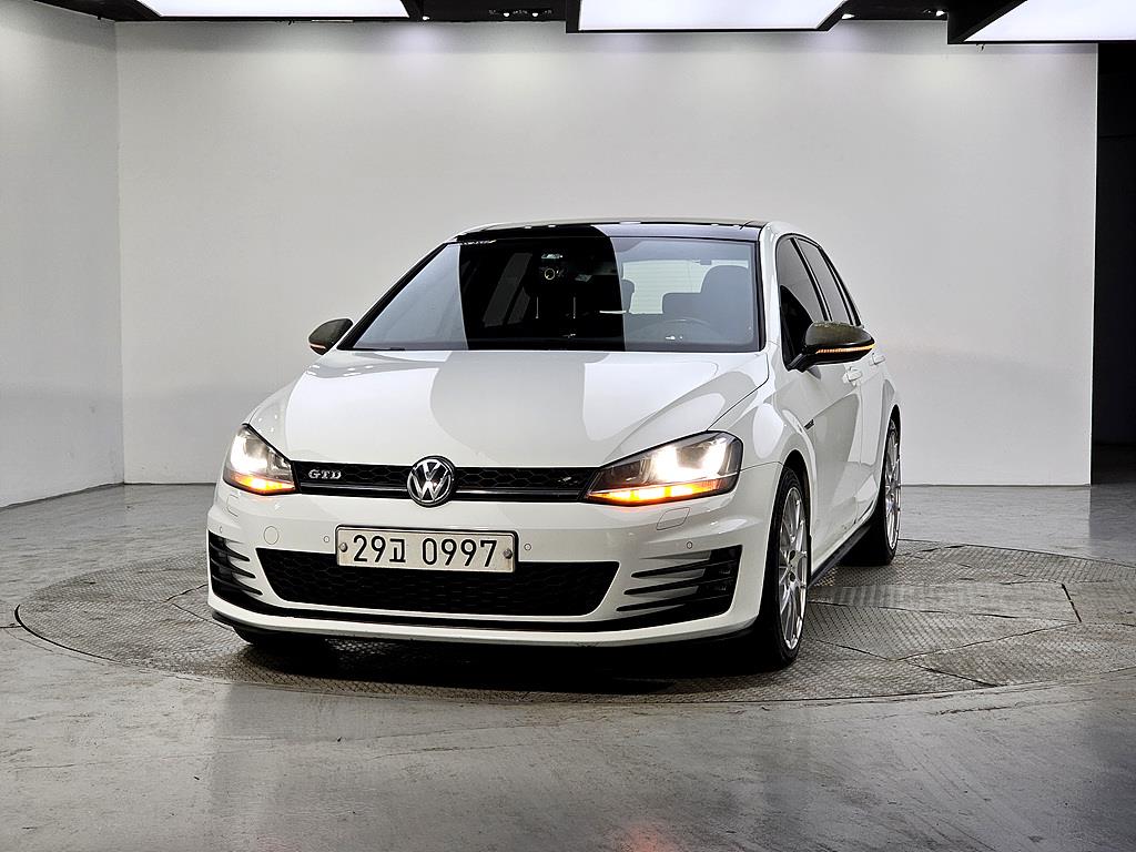 Volkswagen Golf - Vista 2