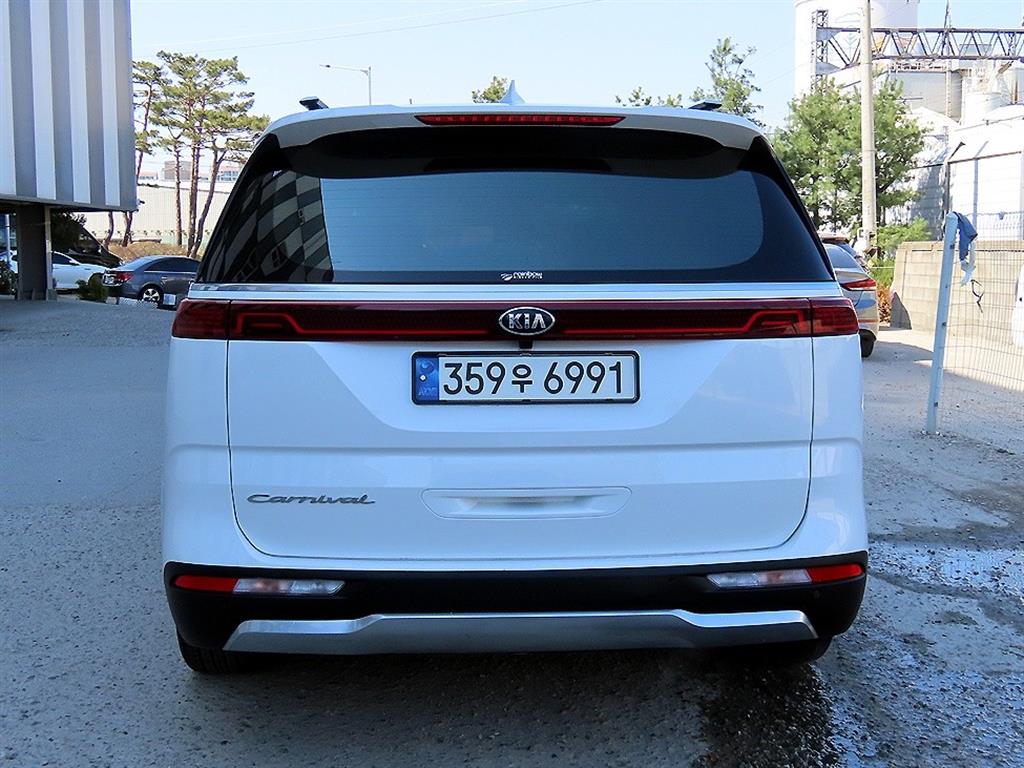 KIA Carnival - Vista 4