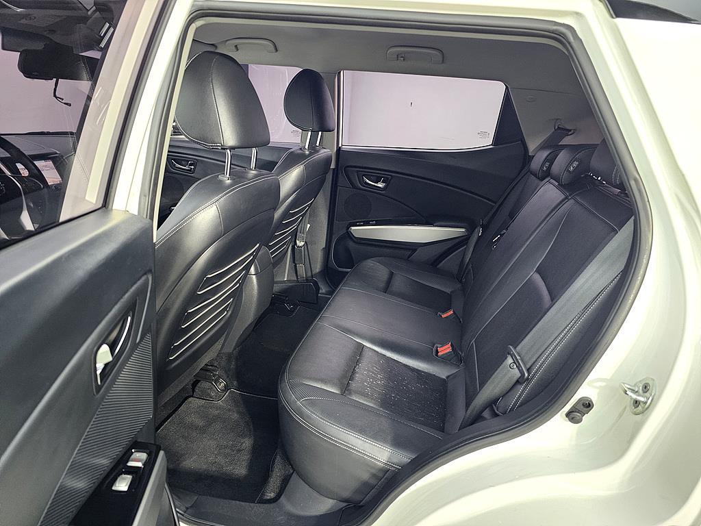 Ssangyong Tivoli - Vista 9