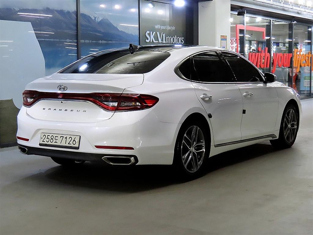 HYUNDAI Grandeur - Vista 3