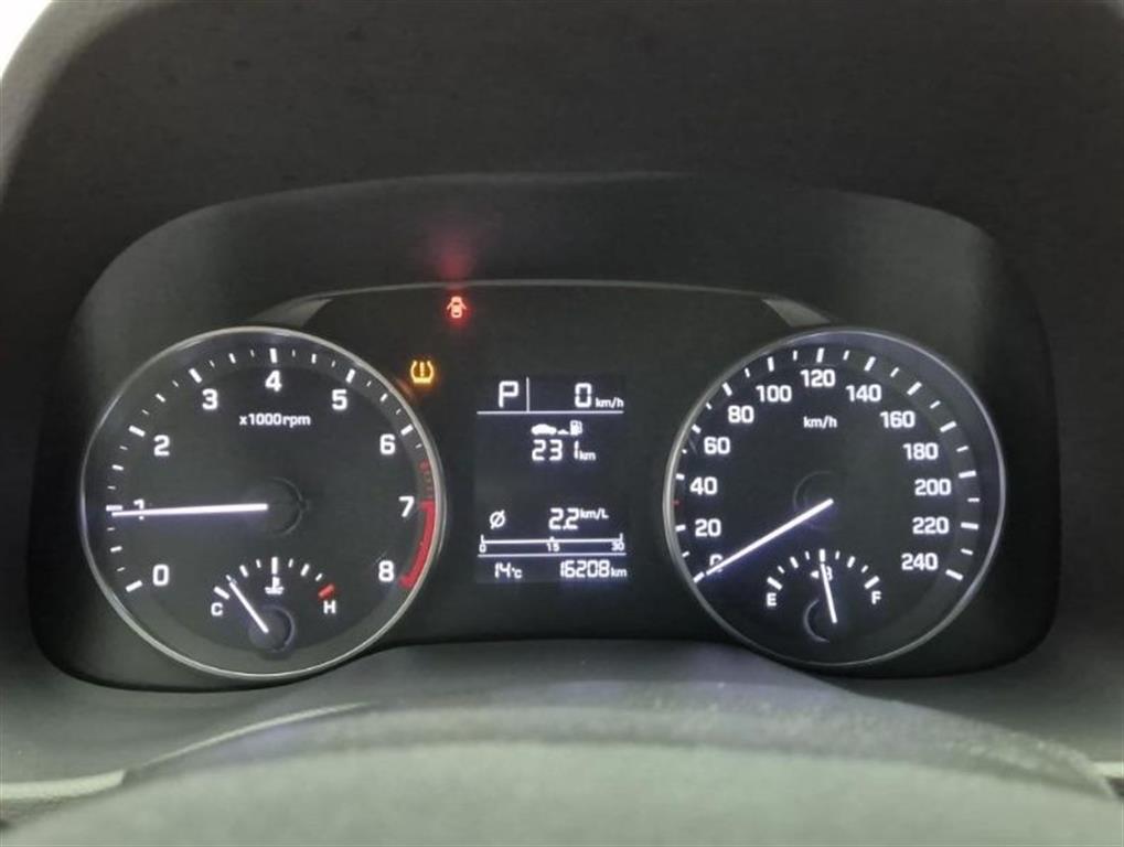 HYUNDAI Avante - Vista 6