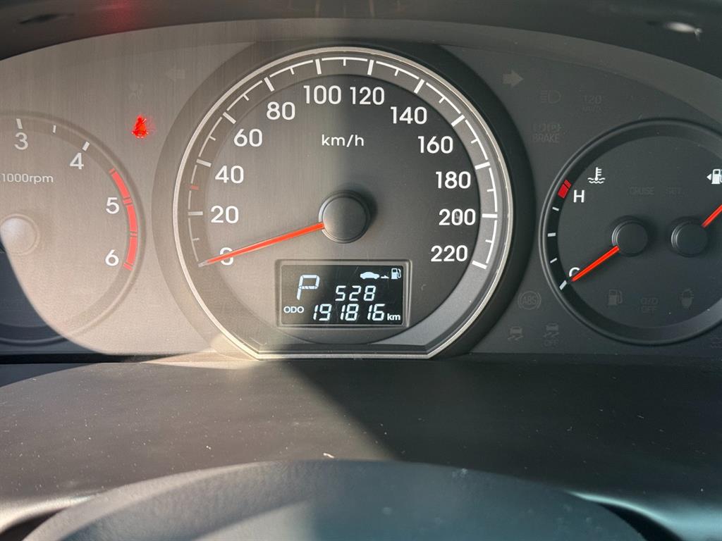 HYUNDAI Starex - Vista 5