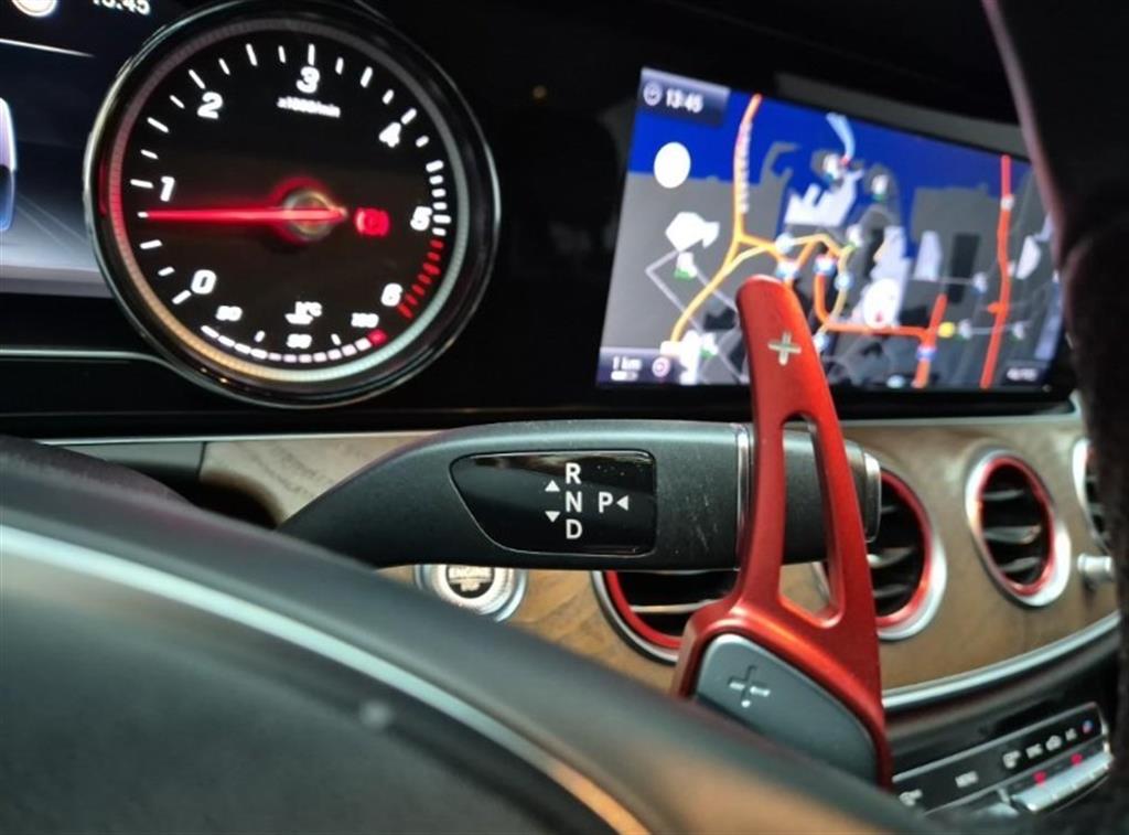 Mercedes Benz E class - Vista 8