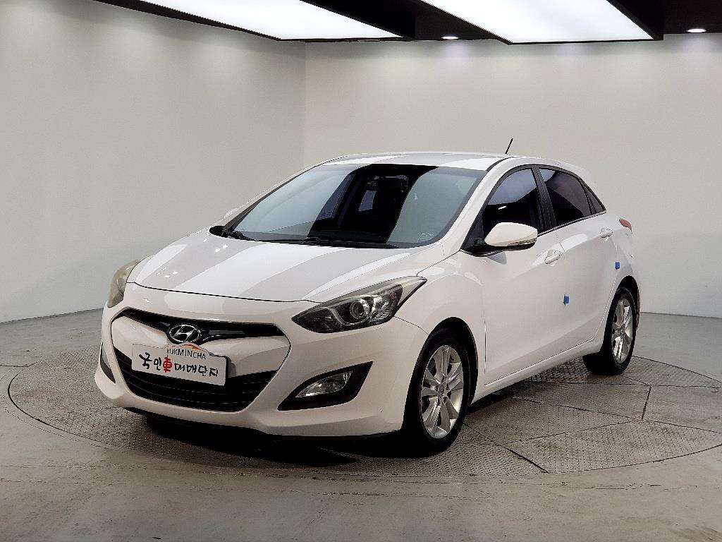HYUNDAI i30 2014 Blanco - Importación desde Corea - HF Imports Iquique - Foto 1
