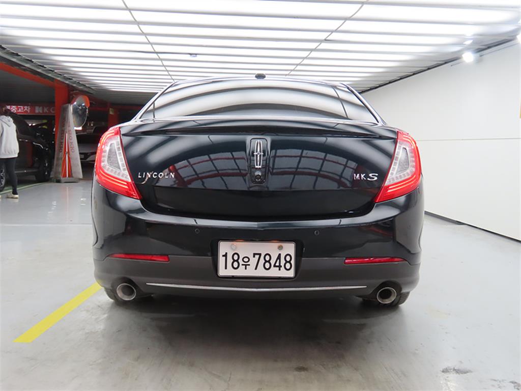 Lincoln MKS - Vista 3