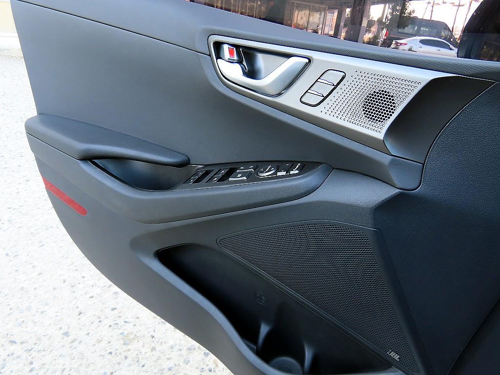 HYUNDAI Ioniq - Vista 11