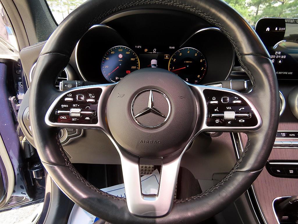 Mercedes Benz GLC Class - Vista 8