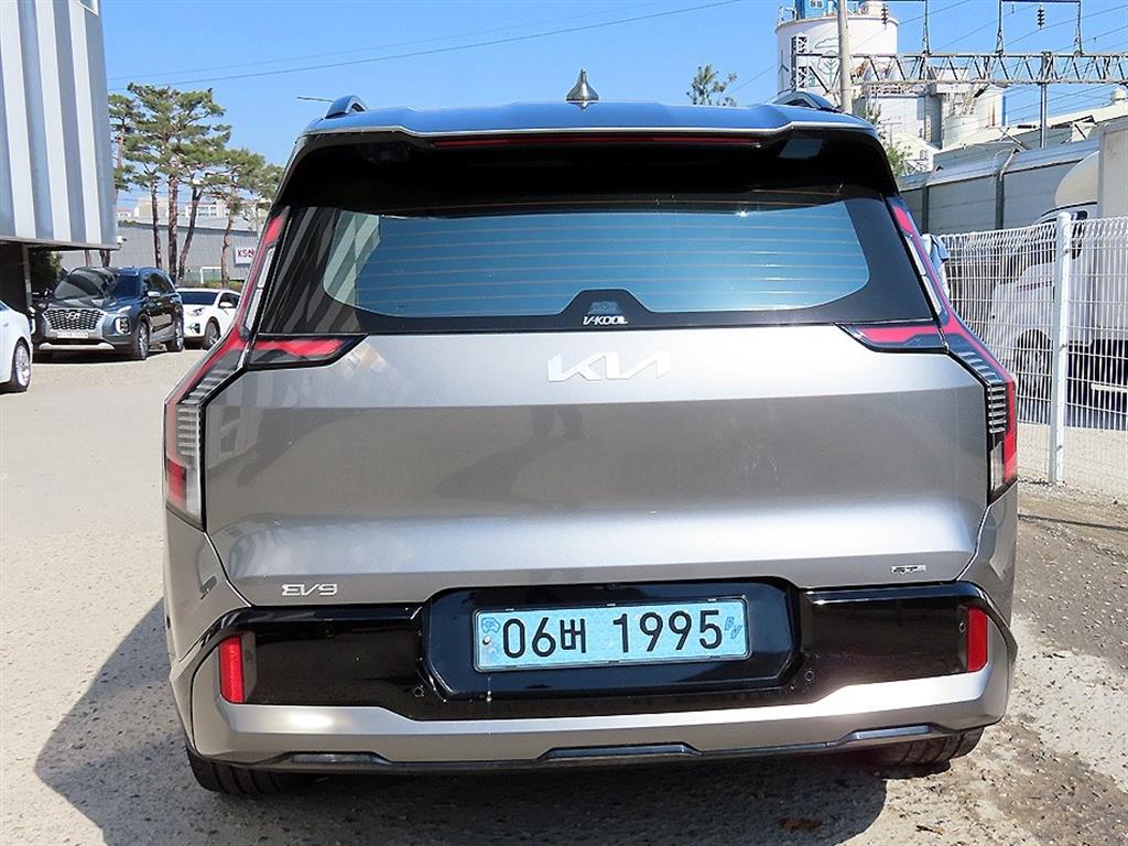 KIA EV9 - Vista 4