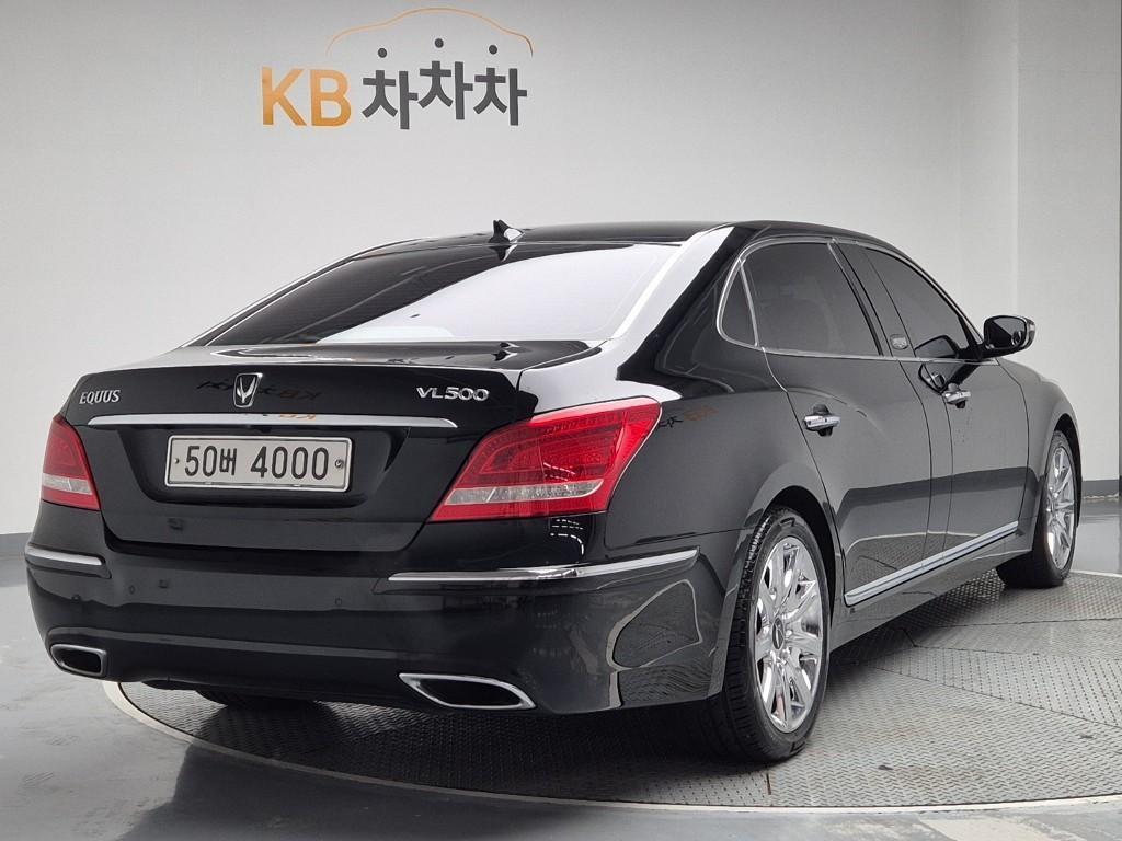 HYUNDAI Equus - Vista 3