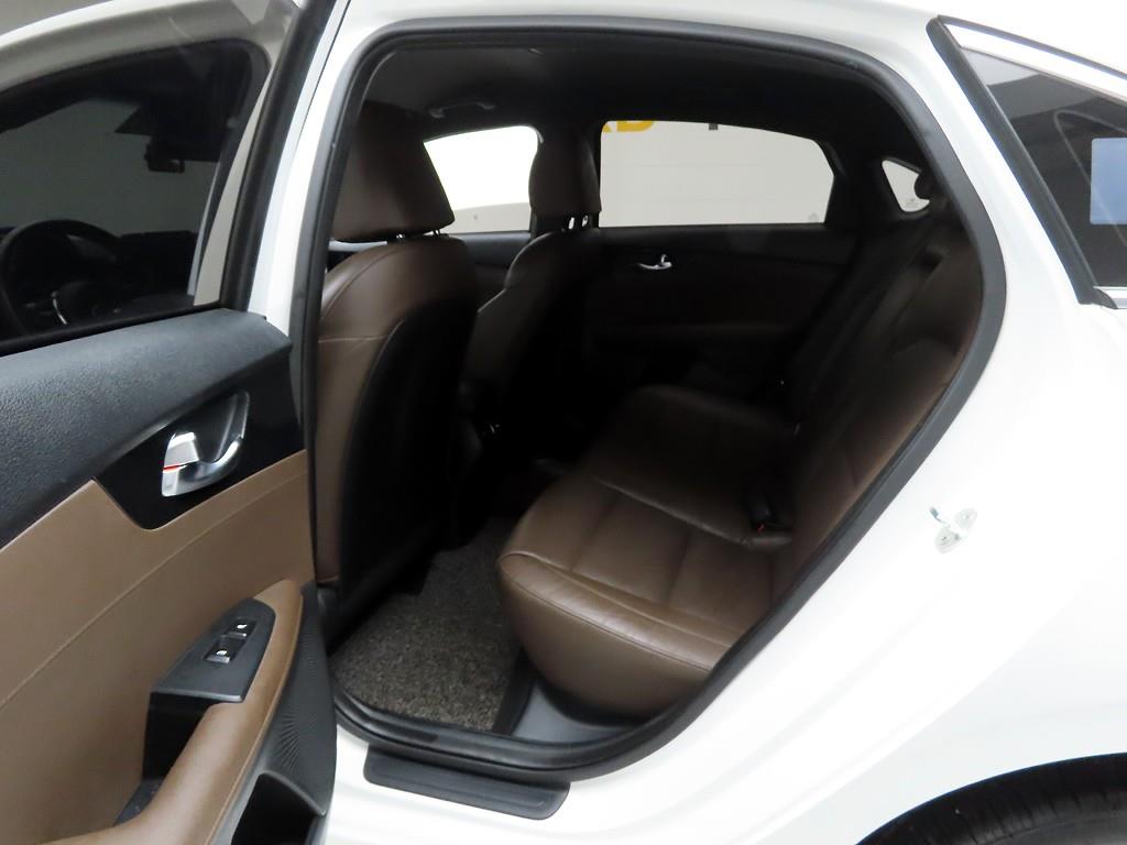 KIA K3 2020 Blanco - Importación desde Corea - HF Imports Iquique - Foto 13