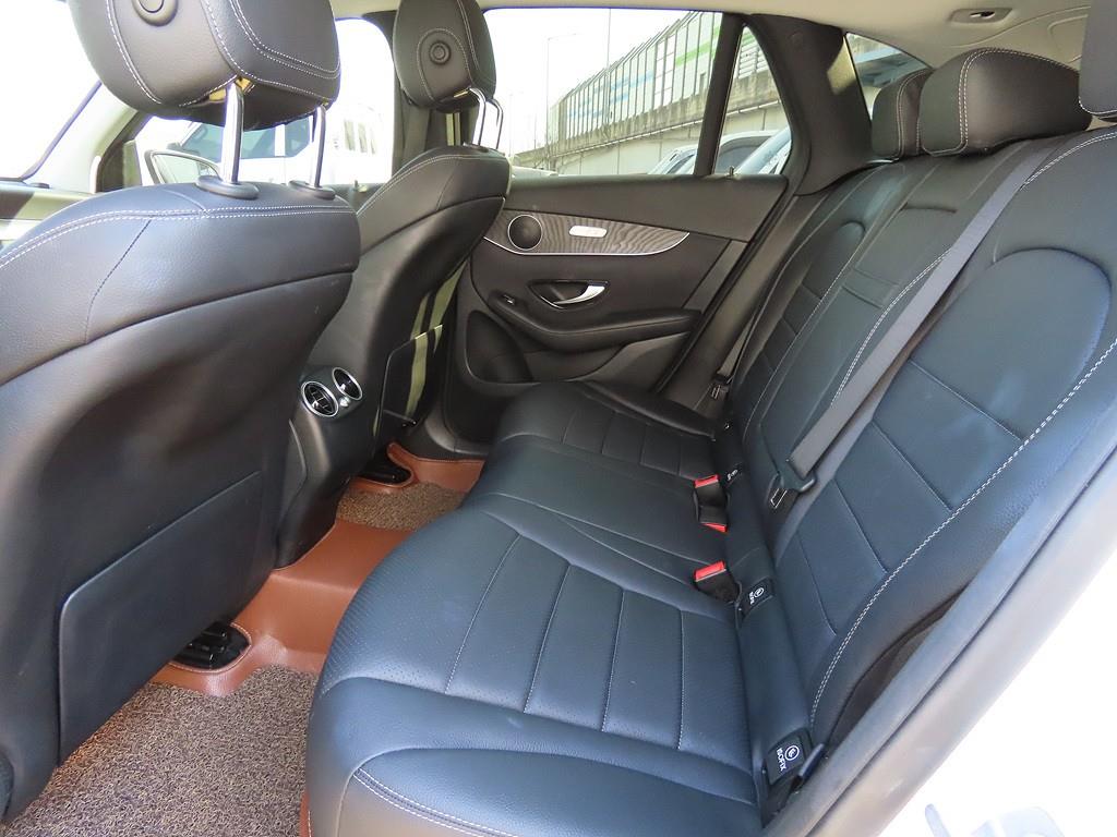 Mercedes Benz GLC Class - Vista 6