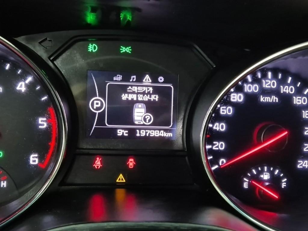 KIA Carnival - Vista 6