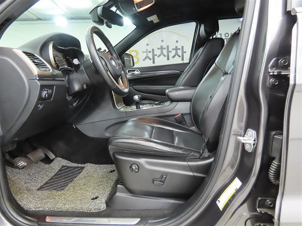 Jeep Cherokee - Vista 5