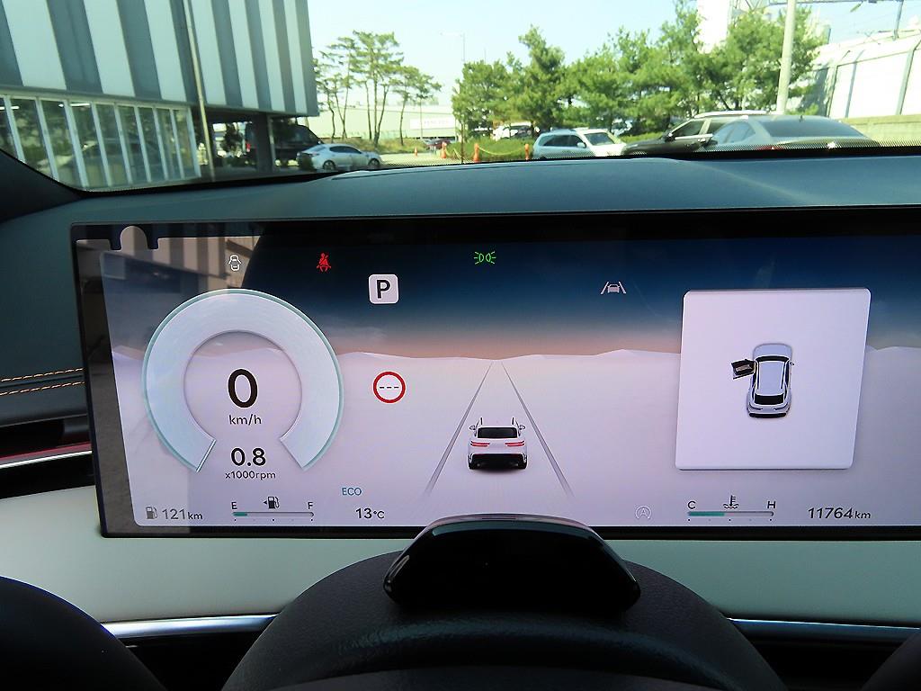 Genesis GV70 - Vista 9