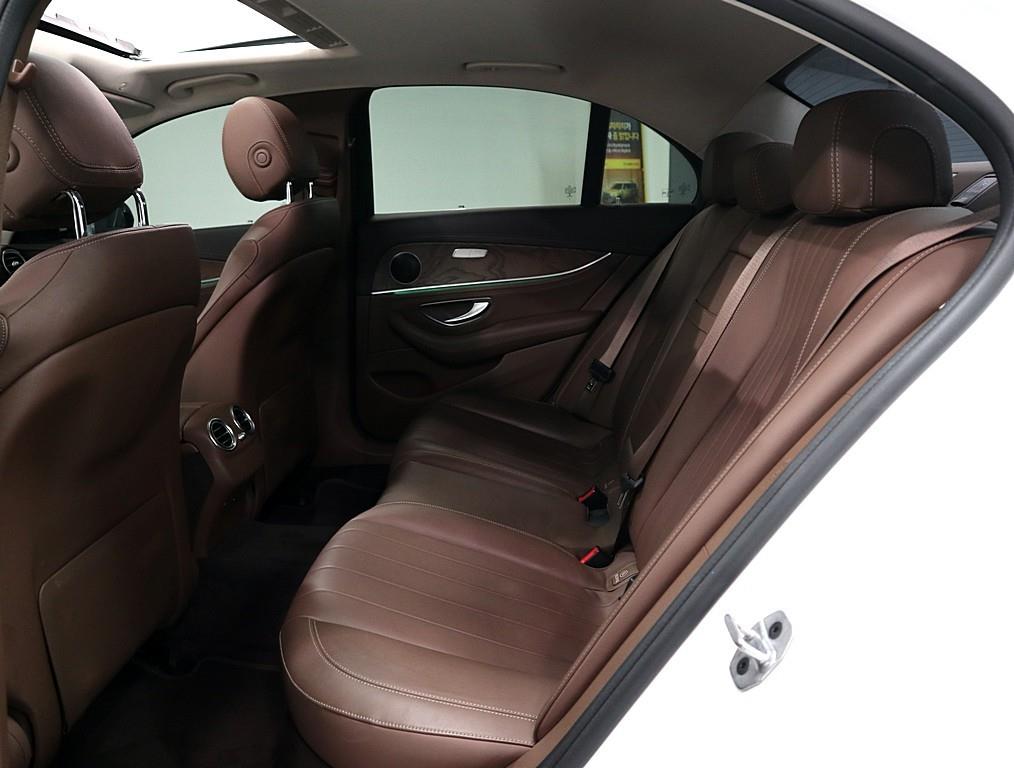 Mercedes Benz E class - Vista 10