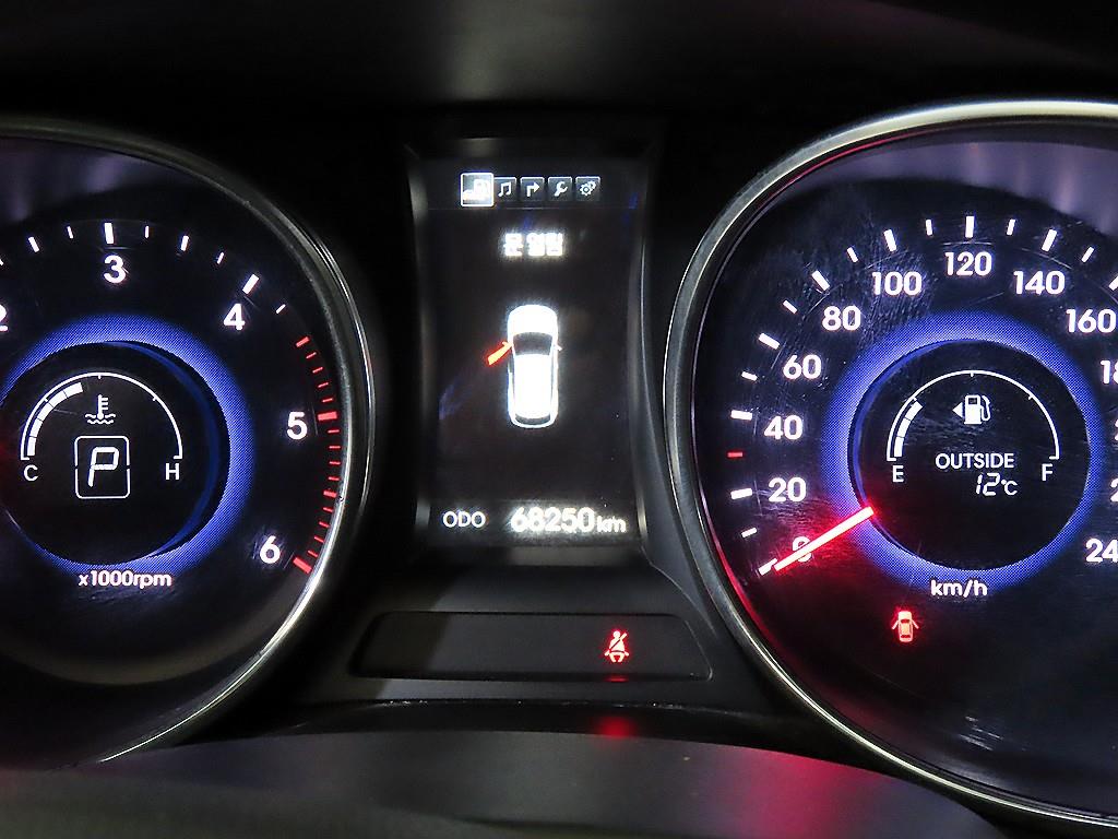 HYUNDAI Maxcruz - Vista 9