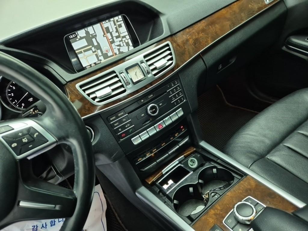 Mercedes Benz E class - Vista 10