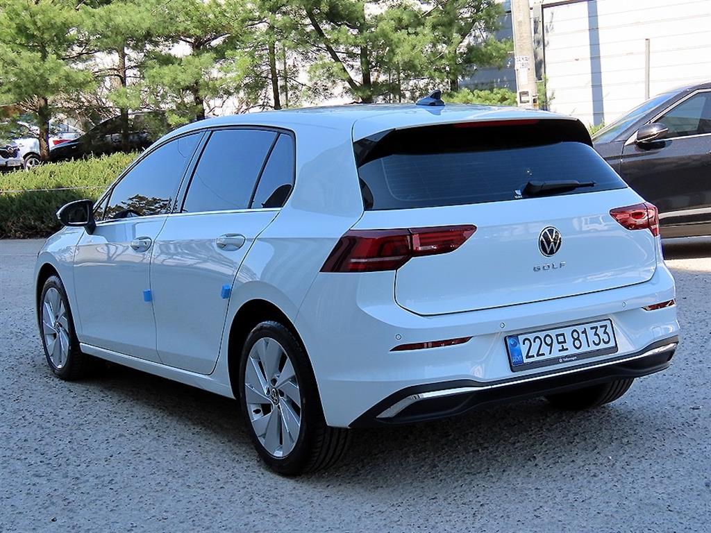 Volkswagen Golf - Vista 3