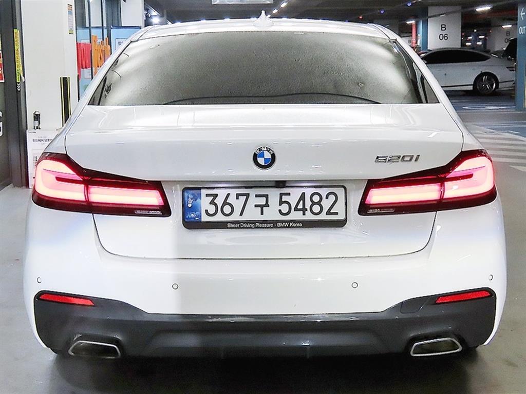 BMW 5 Series - Vista 5