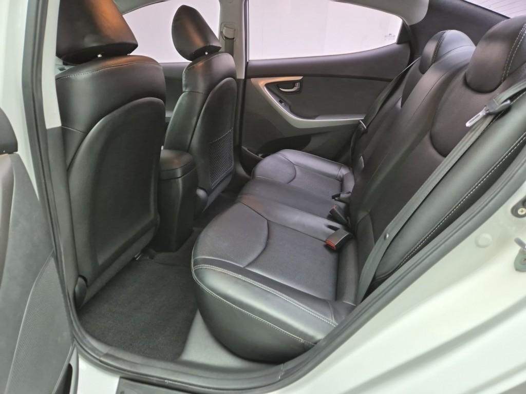 HYUNDAI Avante 2012 Blanco - Importación desde Corea - HF Imports Iquique - Foto 13