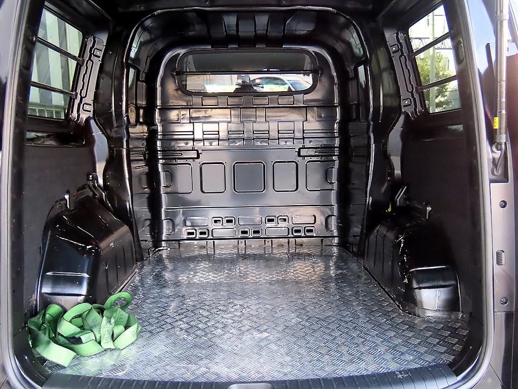 HYUNDAI Staria 2024 Negro - Importación desde Corea - HF Imports Iquique - Foto 18