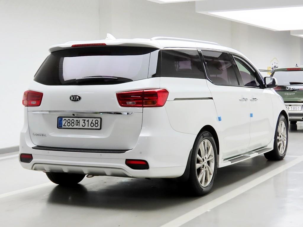 KIA Carnival - Vista 3