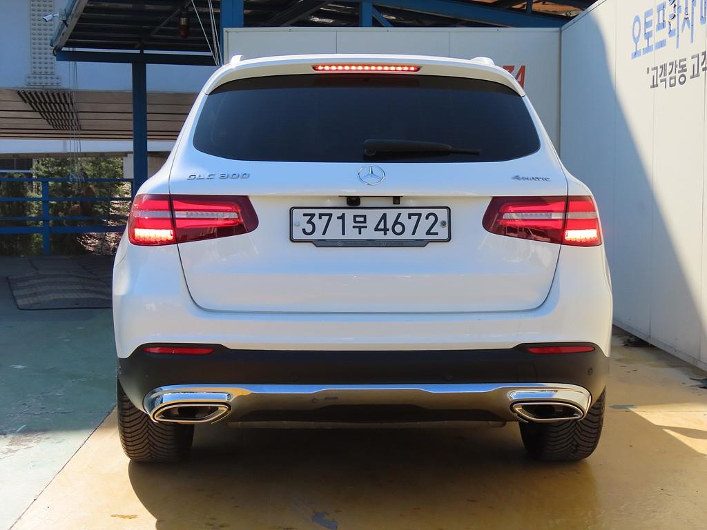 Mercedes Benz GLC Class - Vista 3