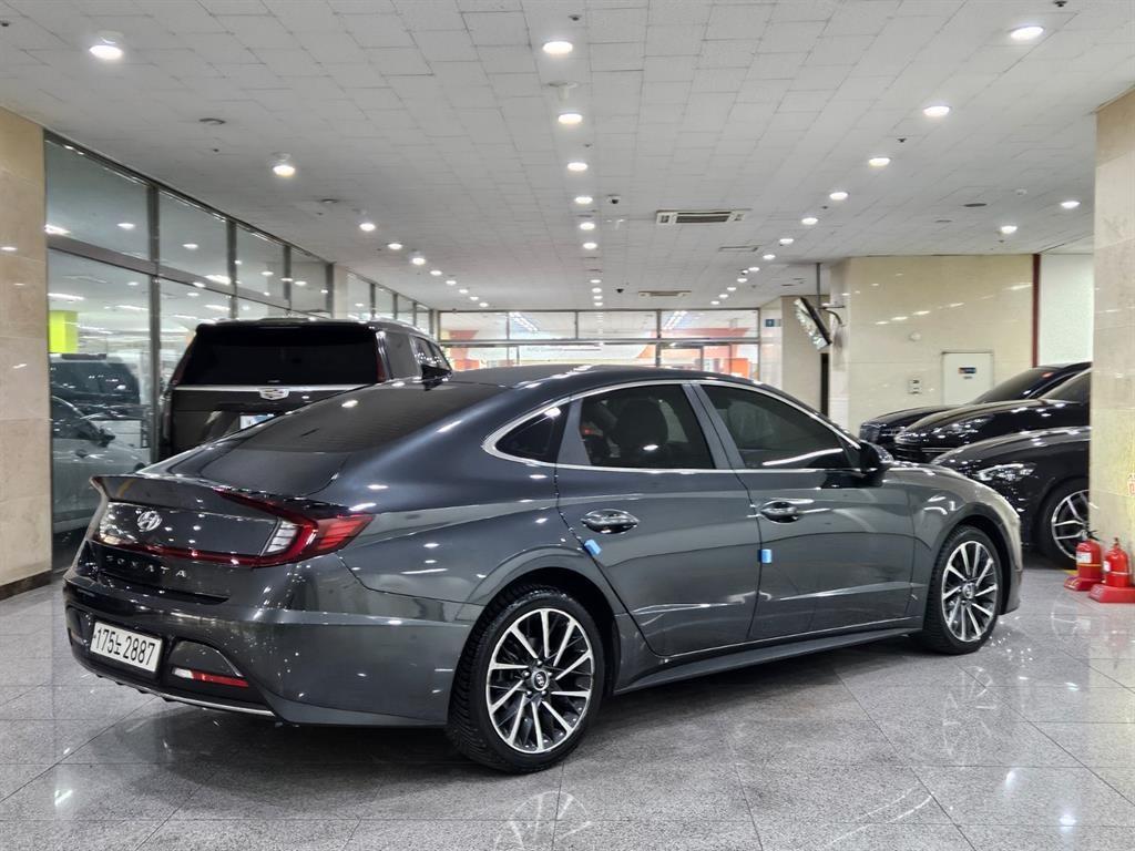 HYUNDAI Sonata - Vista 3