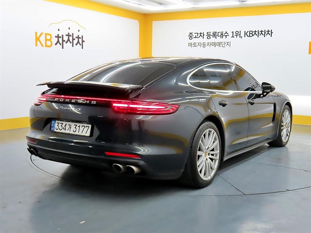 Porsche Panamera - Vista 4