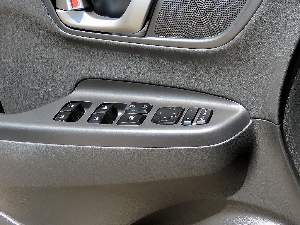 HYUNDAI Kona - Vista 11