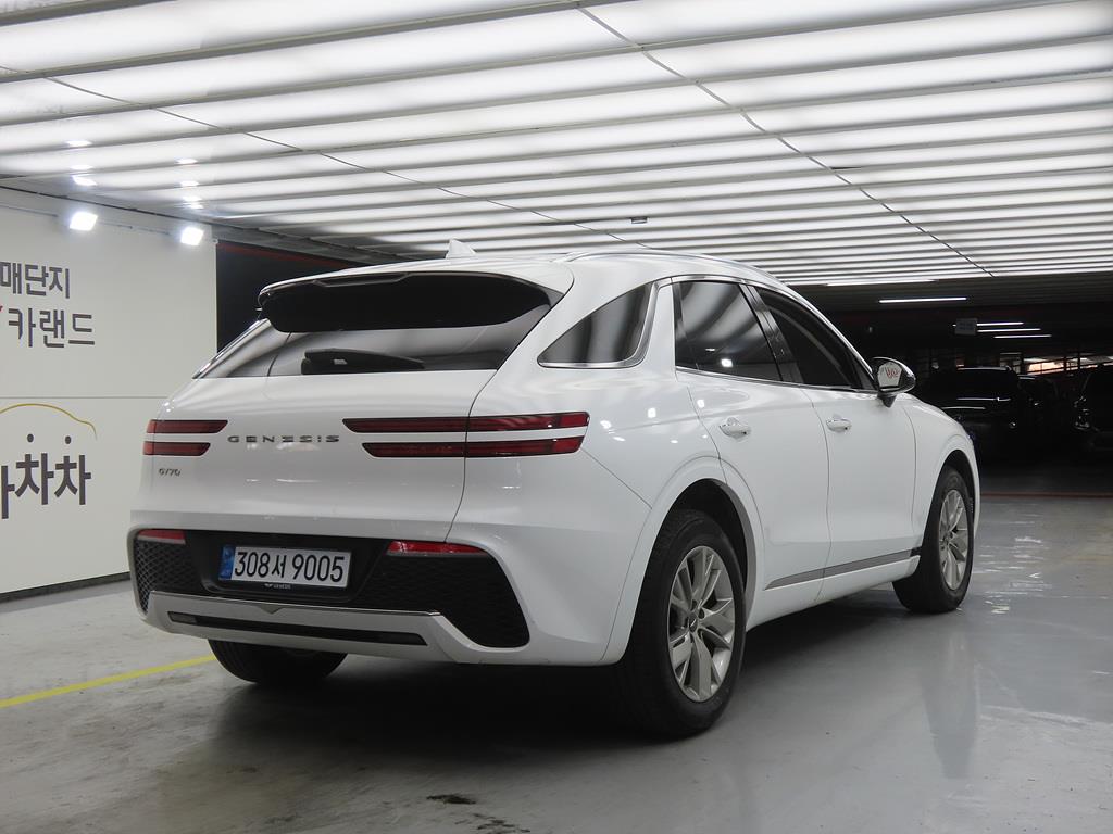 Genesis GV70 - Vista 4