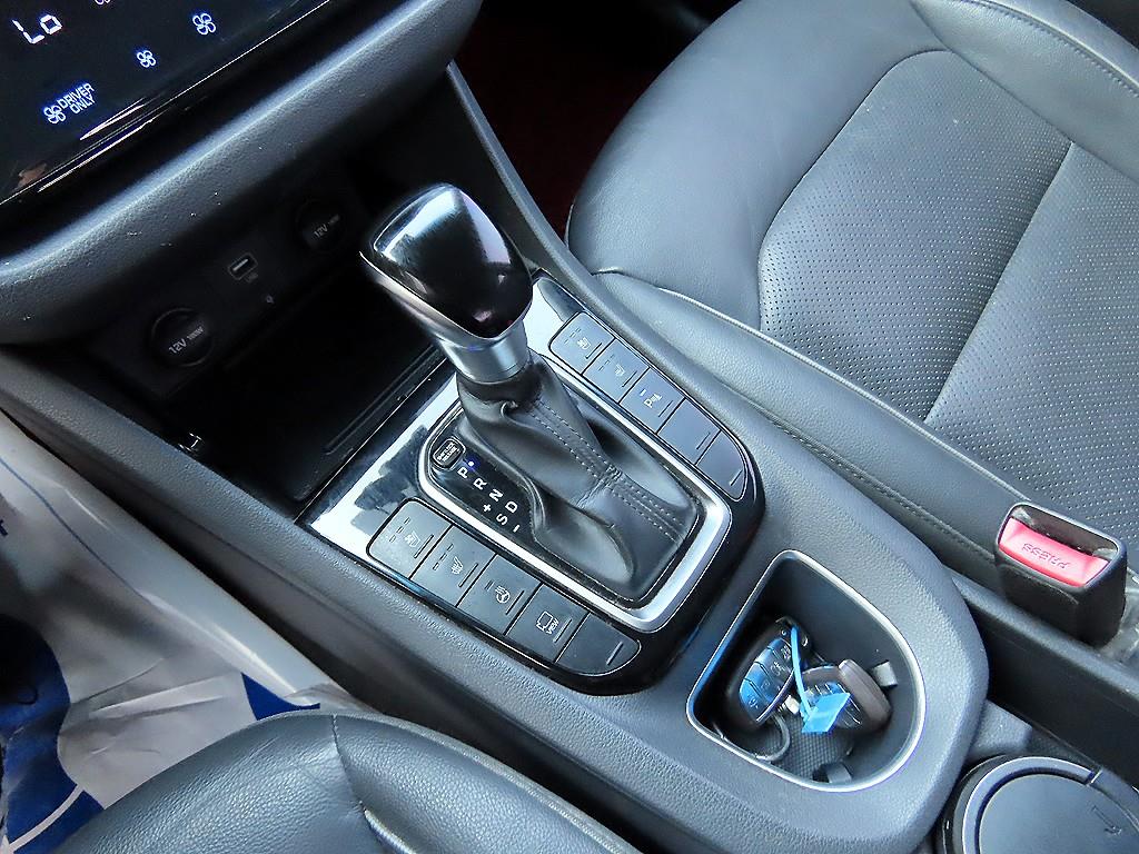 HYUNDAI Ioniq - Vista 10