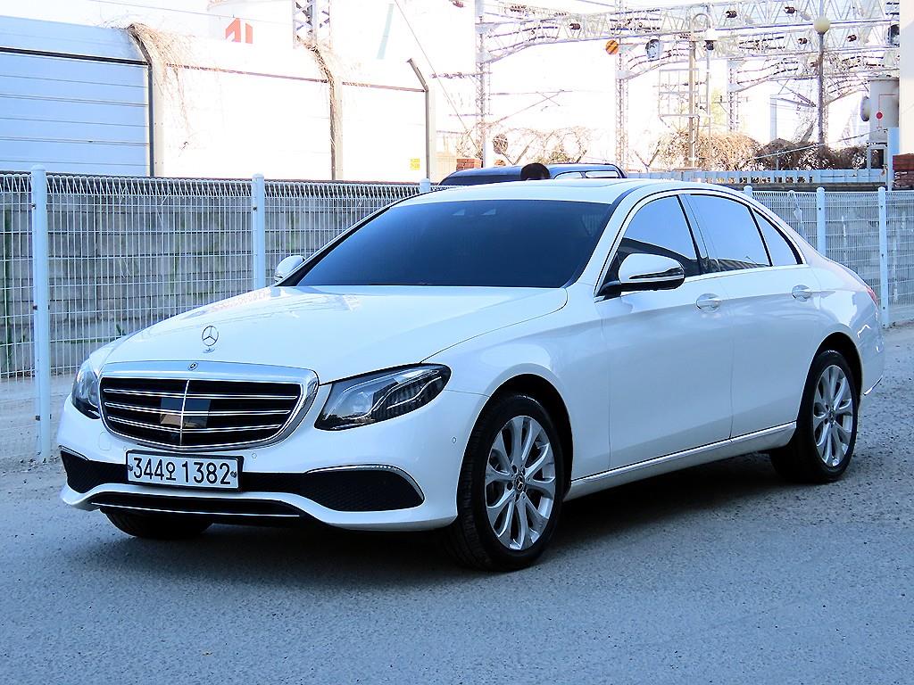 Mercedes Benz E class - Vista 2