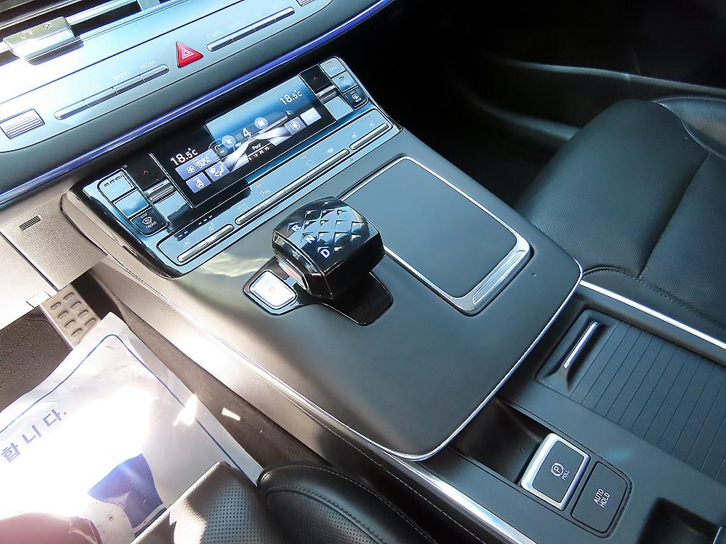 HYUNDAI Grandeur - Vista 11