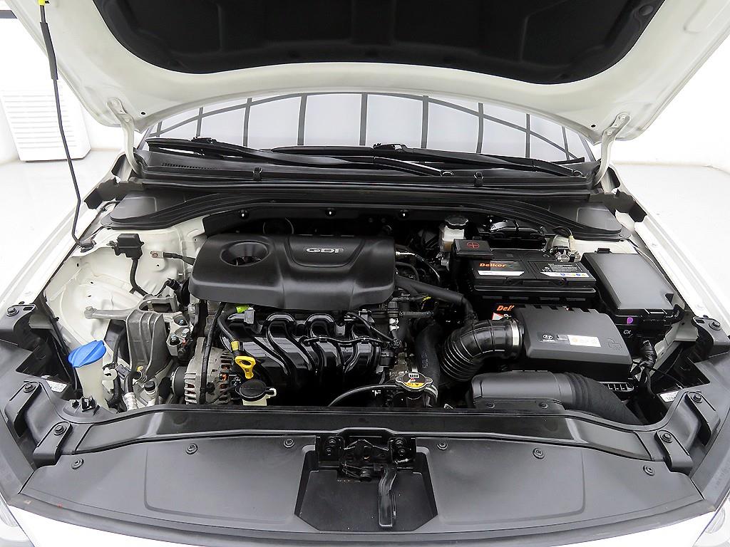 HYUNDAI Avante 2017 Blanco - Importación desde Corea - HF Imports Iquique - Foto 19