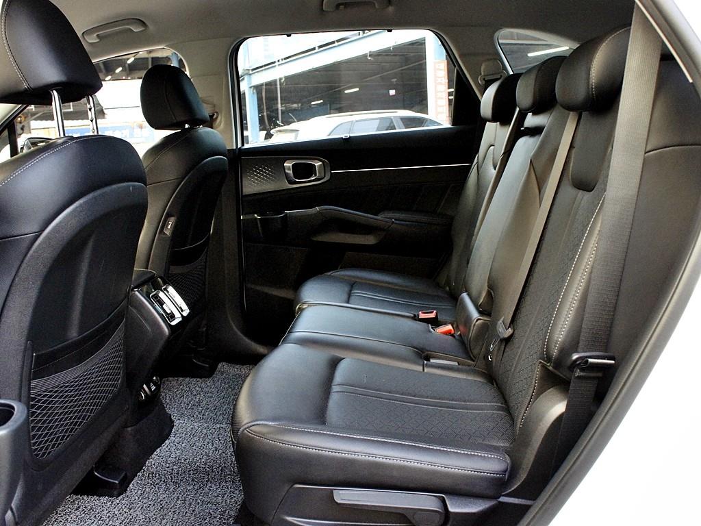 KIA Sorento - Vista 11