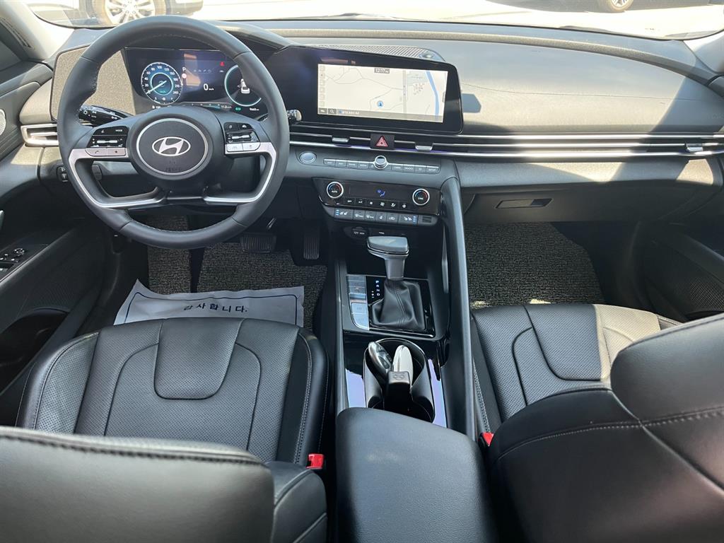 HYUNDAI Avante - Vista 7