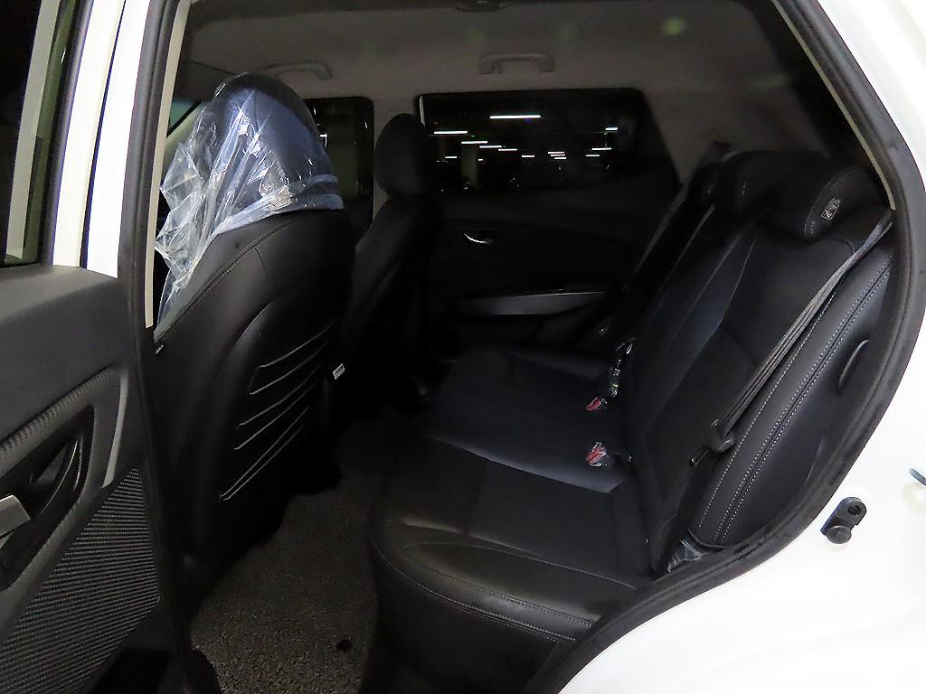 Ssangyong Tivoli - Vista 7