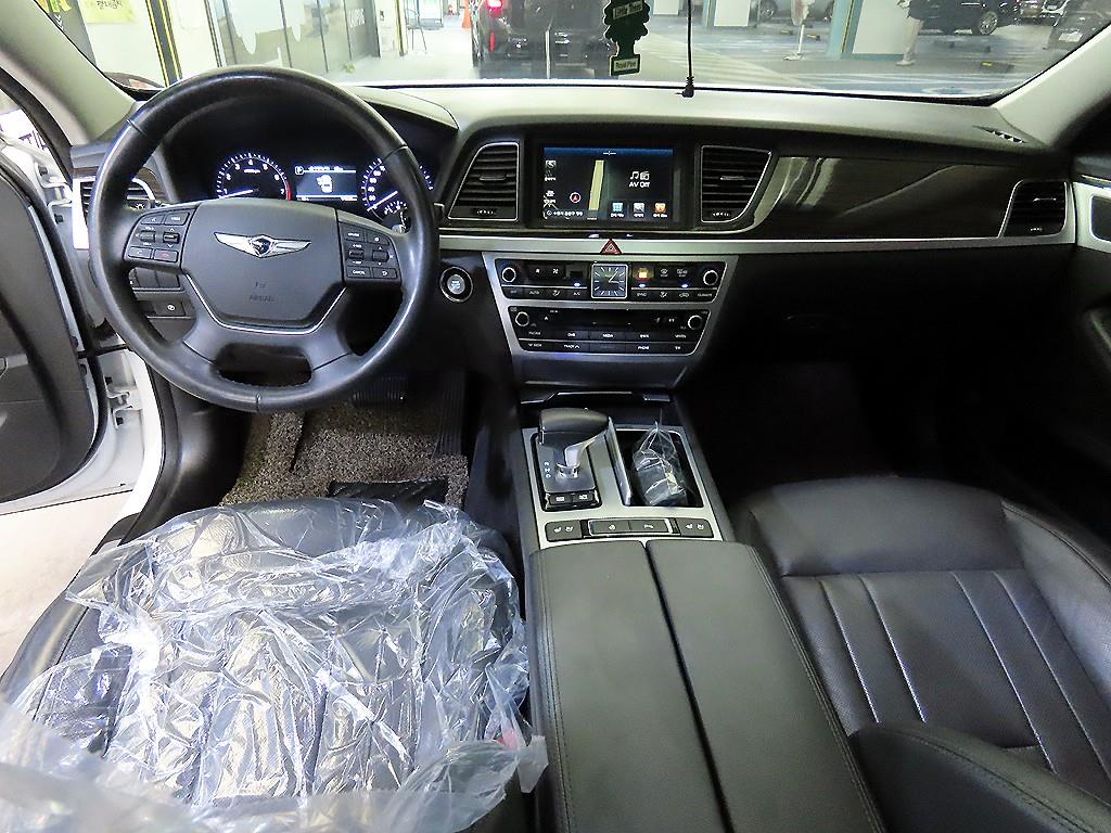 Genesis G80 - Vista 10