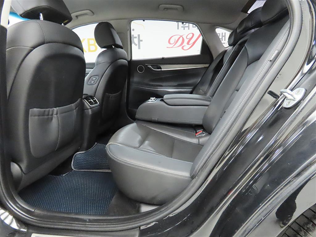 HYUNDAI Grandeur - Vista 6