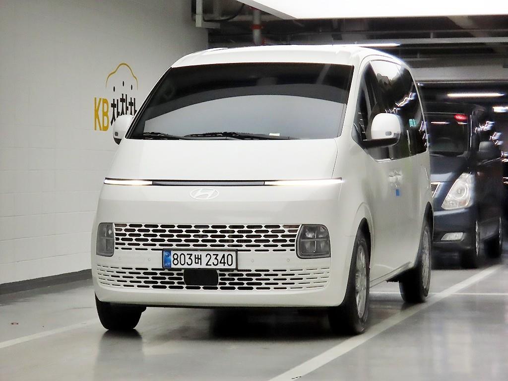 HYUNDAI Staria - Vista 2