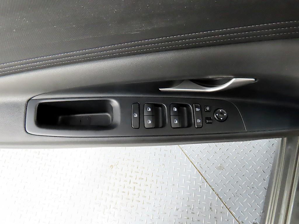 HYUNDAI Avante - Vista 11