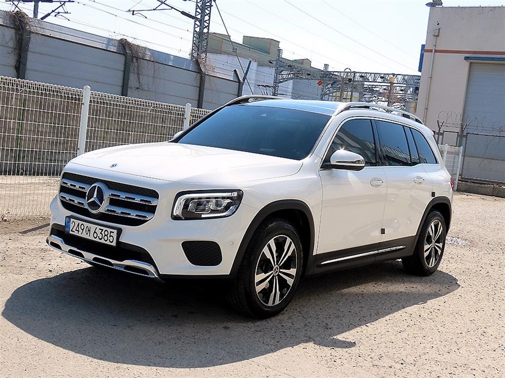 Mercedes Benz GLB Class - Vista 2
