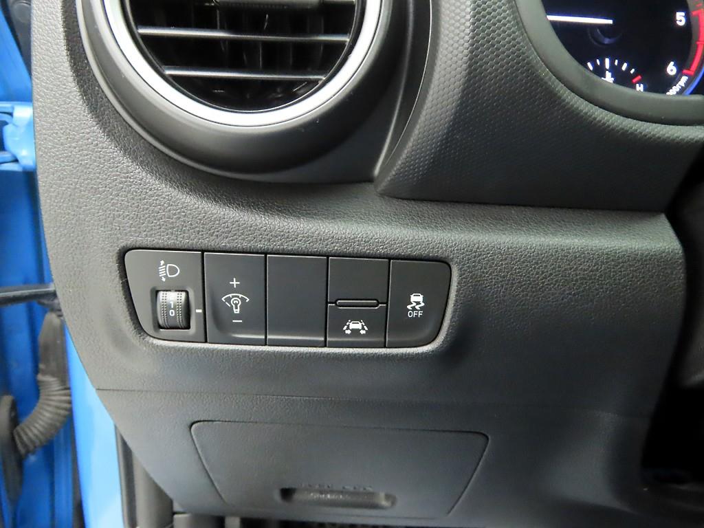 HYUNDAI Kona - Vista 12