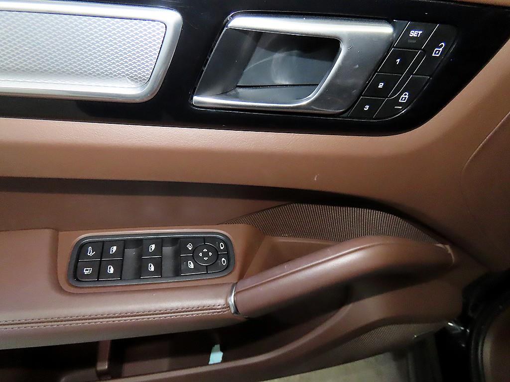 Porsche Cayenne 2023 Negro - Importación desde Corea - HF Imports Iquique - Foto 13